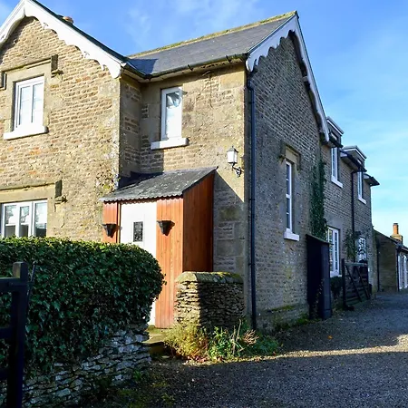 Barnscliff Heights * Broxa